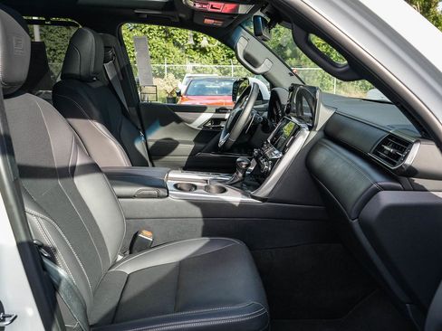 Used 2024 Lexus LX 600 F Sport AWD/4WD image 17
