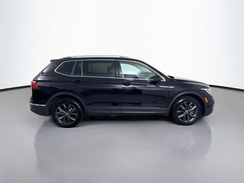 Used 2022 Volkswagen Tiguan SE w/ Panoramic Sunroof Package AWD/4WD image 8