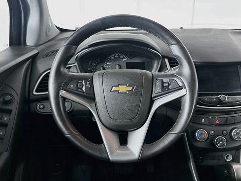 Used 2018 Chevrolet Trax LT w/ LT Convenience Package AWD/4WD image 17