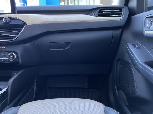 Used 2021 Ford Escape Titanium w/ Titanium Elite Package image 38