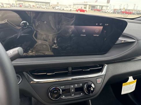 Used 2026 Buick Envista Preferred image 18