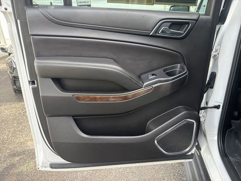 Used 2018 Chevrolet Suburban LT AWD/4WD image 18