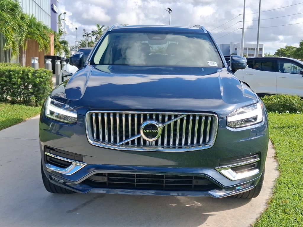 Certified 2025 Volvo XC90 B6 Plus w/ Protection Package Premier AWD/4WD image 2