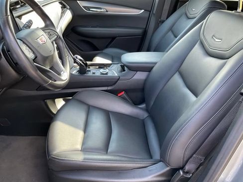 Used 2024 Cadillac XT6 Luxury FWD image 5