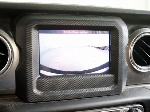 Used 2021 Jeep Wrangler Unlimited Sahara image 15