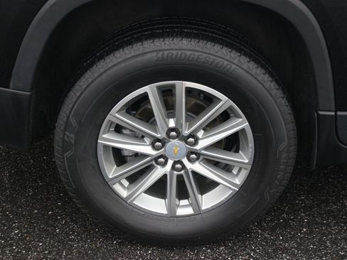 Used 2023 Chevrolet Traverse LT w/ LPO, Cargo Package AWD/4WD image 38