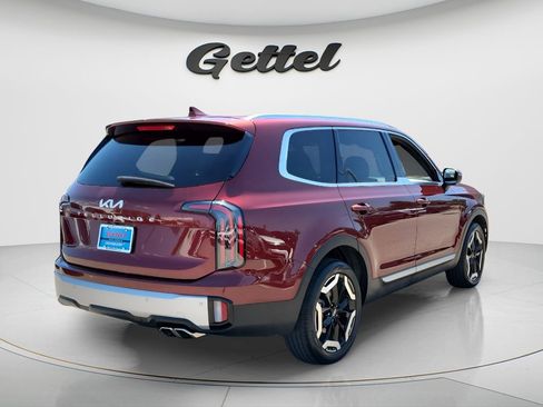 Used 2023 Kia Telluride EX w/ EX Captain's Chair Package FWD image 5