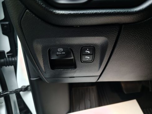 Used 2025 RAM 1500 Laramie AWD/4WD image 23