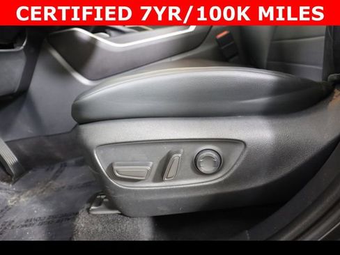 Used 2023 Toyota Highlander XLE FWD image 19