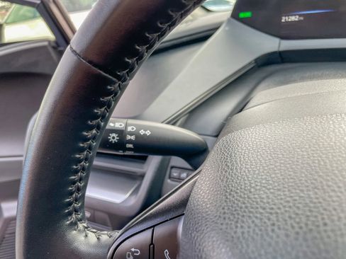 Used 2025 Toyota Prius LE image 18