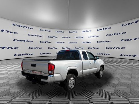 Used 2018 Toyota Tacoma SR5 image 9