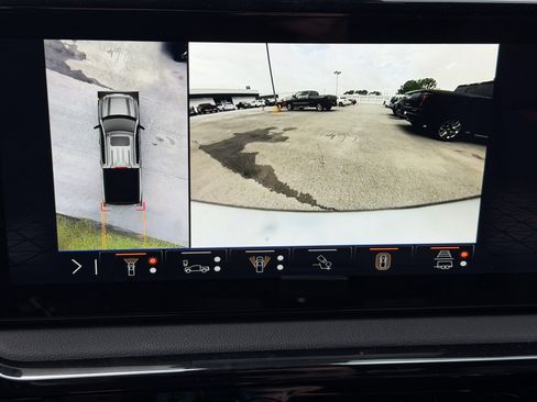 Used 2026 GMC Sierra 1500 AT4 w/ Technology Package AWD/4WD image 13