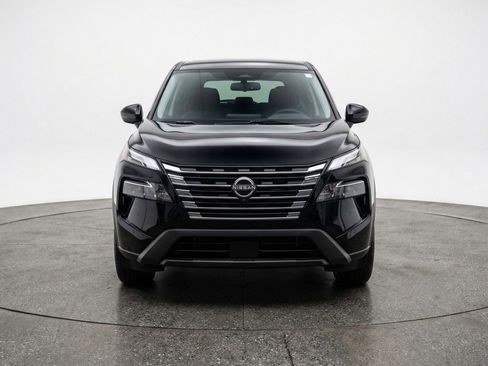 Used 2025 Nissan Rogue SV AWD/4WD image 2