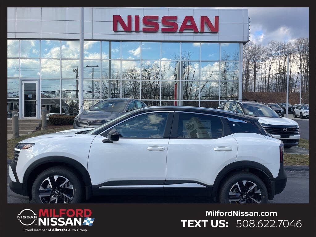 Used 2026 Nissan Kicks SV w/ SV Premium Package AWD/4WD image 2