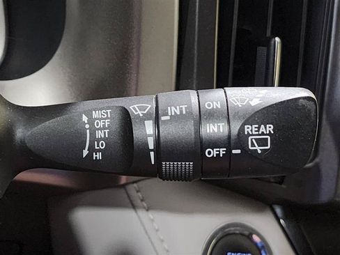 Used 2013 Toyota RAV4 Limited AWD/4WD image 19