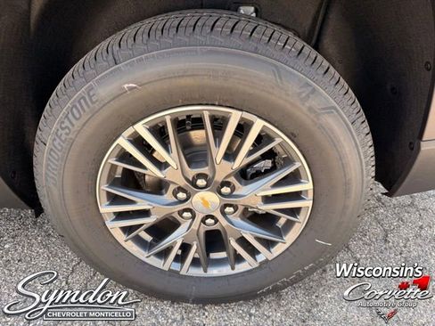 New 2026 Chevrolet Traverse LT w/ LPO, Floor Liner Package AWD/4WD image 11