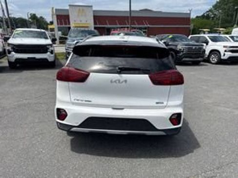 Used 2022 Kia Niro Touring Special Edition FWD image 6