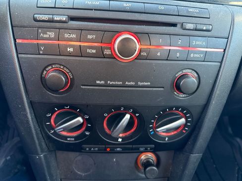 Used 2009 MAZDA MAZDA3 i Touring Value FWD image 23