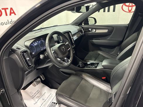 Used 2022 Volvo XC40 T5 R-Design w/ Climate Package image 25