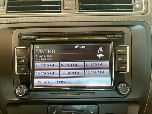 Used 2015 Volkswagen Jetta SE FWD image 14
