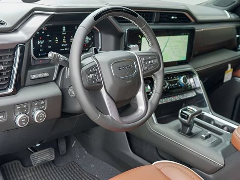 Used 2026 GMC Sierra 1500 Denali Ultimate AWD/4WD image 9