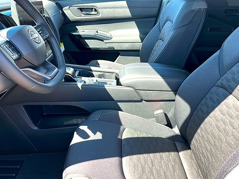 New 2026 Nissan Pathfinder SV image 10