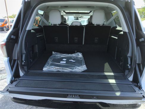 New 2026 Lincoln Navigator L Black Label image 19