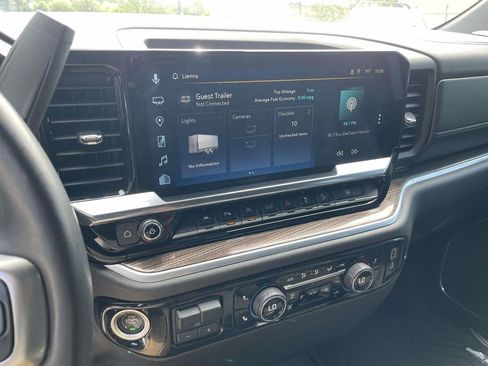 Used 2022 Chevrolet Silverado 1500 LT AWD/4WD image 23