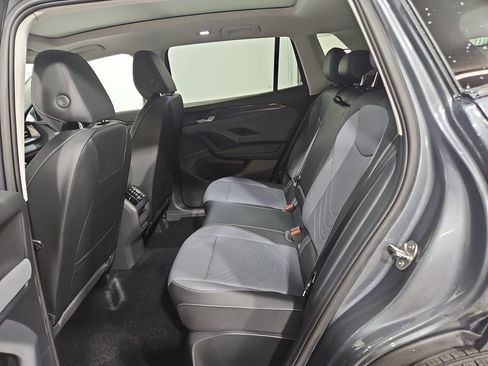 New 2026 Volkswagen Tiguan SE AWD/4WD image 23