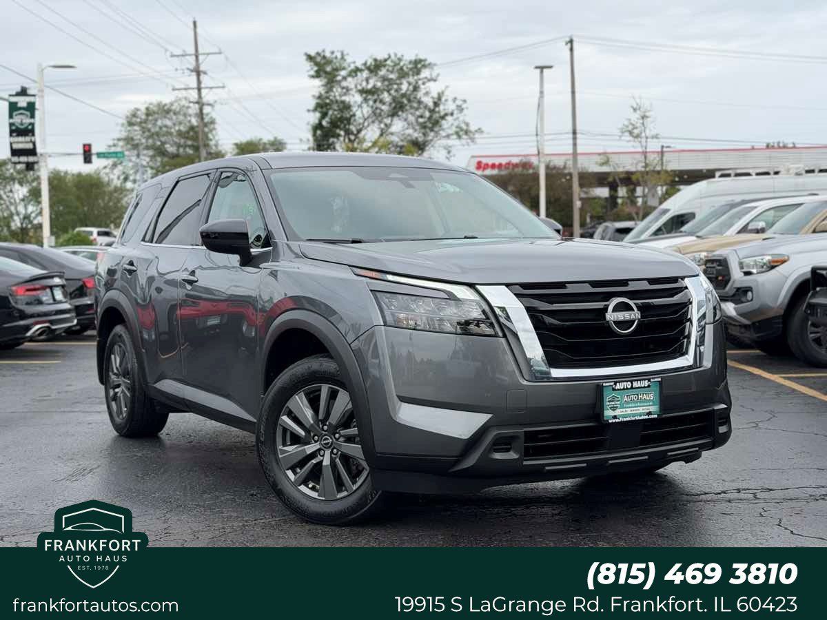 Used 2024 Nissan Pathfinder S AWD/4WD image 1