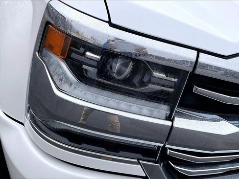 Used 2017 Chevrolet Silverado 1500 High Country image 30