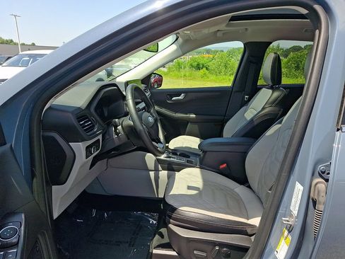 Certified 2023 Ford Escape Platinum w/ Premium Technology Package AWD/4WD image 13