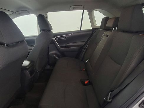 Used 2021 Toyota RAV4 LE image 13