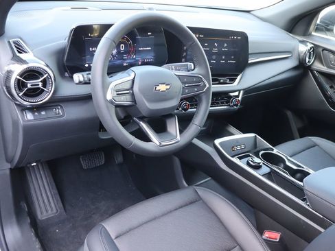New 2026 Chevrolet Equinox LT w/ Convenience Package II FWD image 6