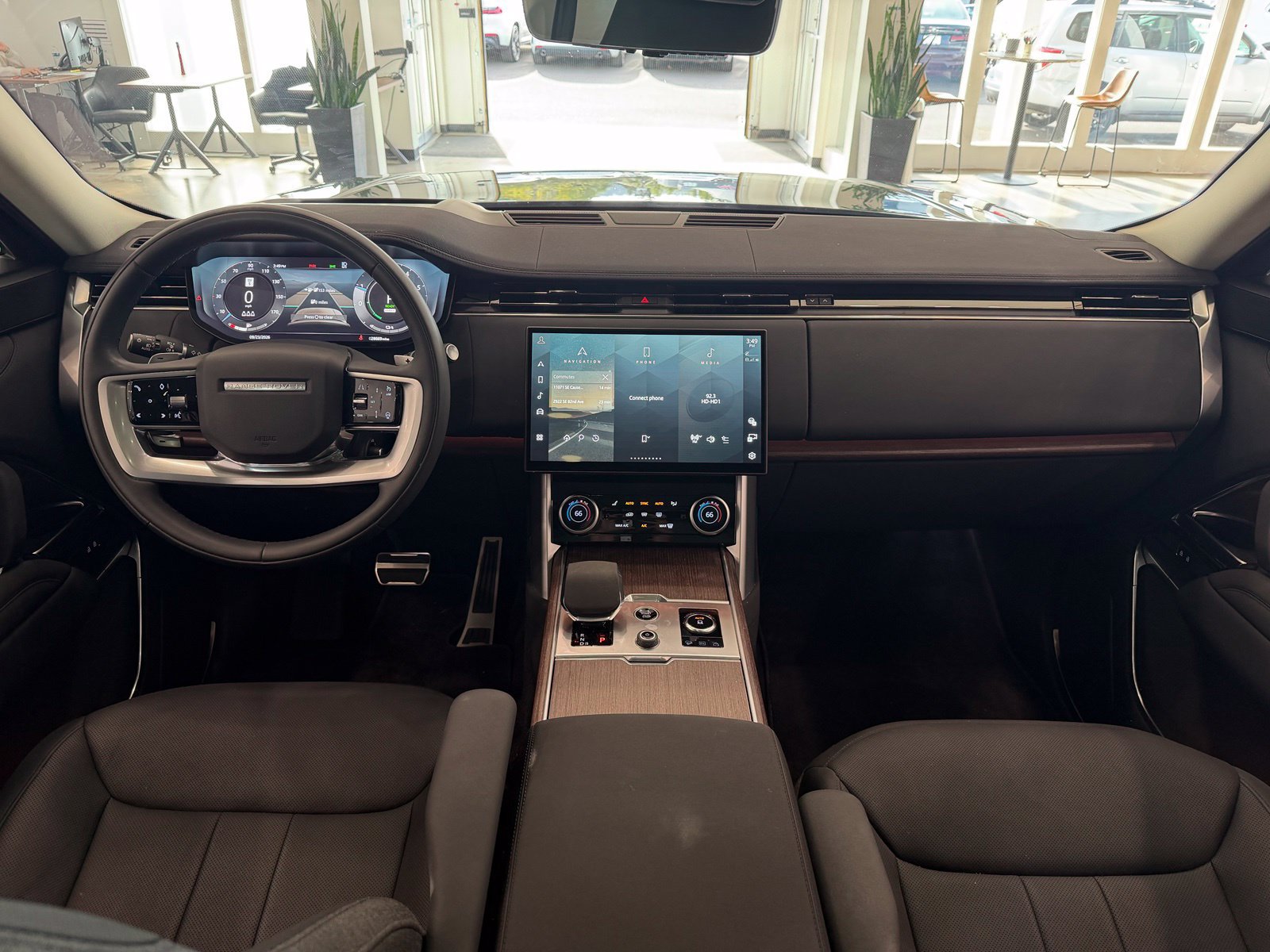 Used 2023 Land Rover Range Rover SE AWD/4WD image 8