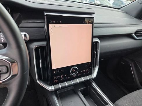 Used 2025 GMC Acadia Elevation FWD image 23