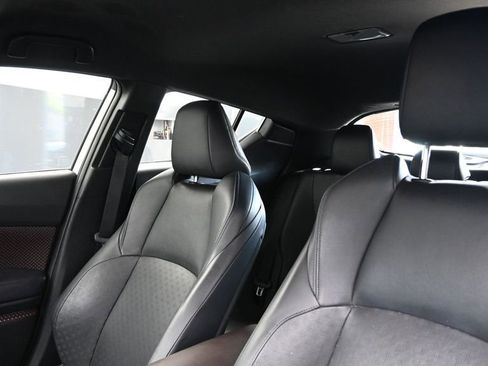 Used 2019 Toyota C-HR Limited FWD image 24