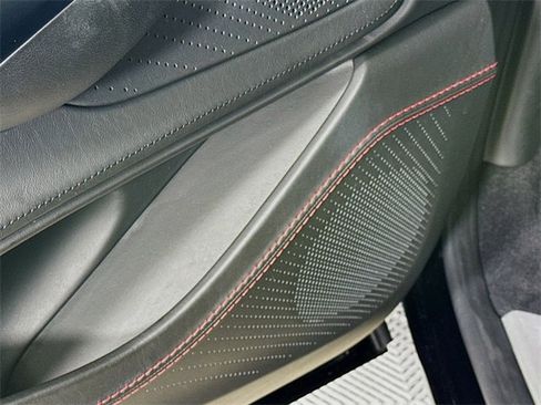 Used 2021 Aston Martin DBX image 20