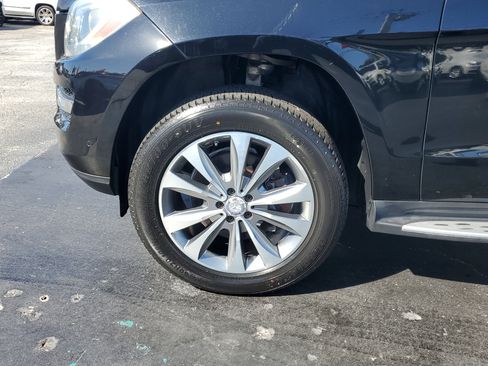 Used 2016 Mercedes-Benz GL 450 4MATIC w/ Premium I Package image 9