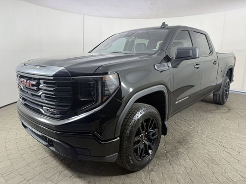 Used 2023 GMC Sierra 1500 Pro w/ Graphite Edition AWD/4WD image 3