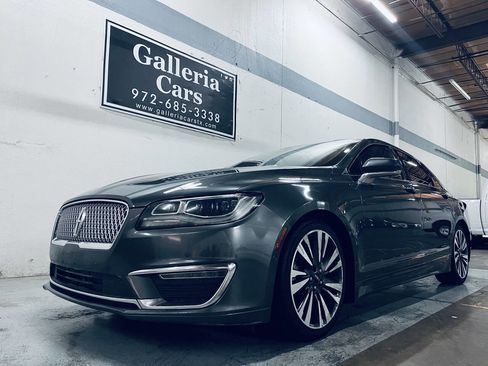 Used 2019 Lincoln MKZ Reserve w/ Luxury Package FWD image 2