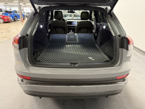 Used 2024 Audi Q4 e-tron Prestige image 22