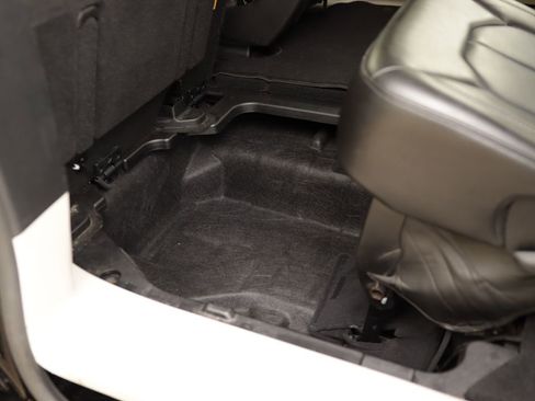 Used 2023 Chrysler Pacifica Touring-L FWD image 28