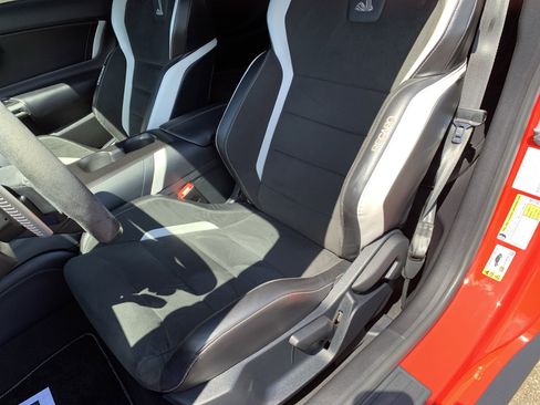 Used 2021 Ford Mustang Shelby GT500 w/ Technology Package image 31