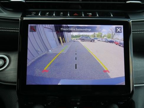 Used 2023 Jeep Grand Cherokee L Limited AWD/4WD image 6
