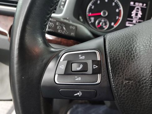 Used 2013 Volkswagen Passat 2.5 SEL Premium image 21