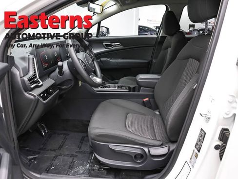 Used 2024 Kia Sportage LX FWD image 13