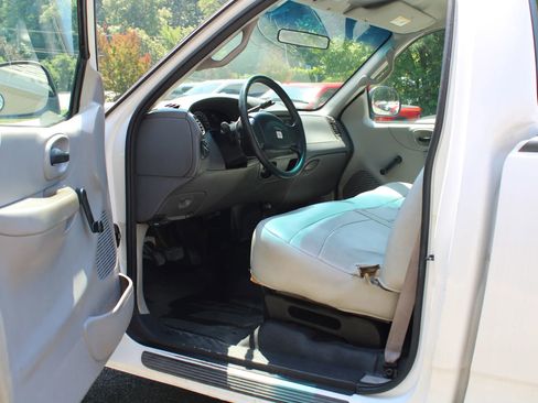 Used 2000 Ford F150 XLT AWD/4WD image 13