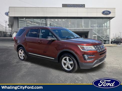 Used 2016 Ford Explorer XLT w/ Equipment Group 202A AWD/4WD image 1