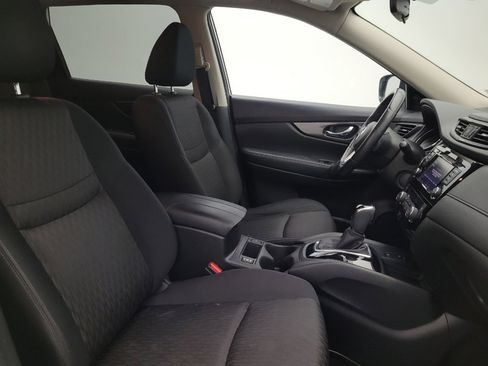 Used 2019 Nissan Rogue SV w/ Premium Package FWD image 21